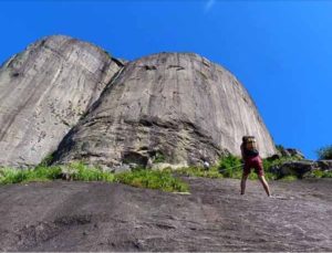 Rapel na Carrasqueira na trilha da Pedra da Gávea